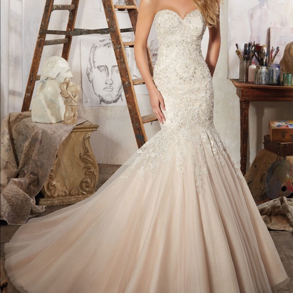 Beautiful Mori Lee Wedding Dress- style 8125 - Picture 6 of 9